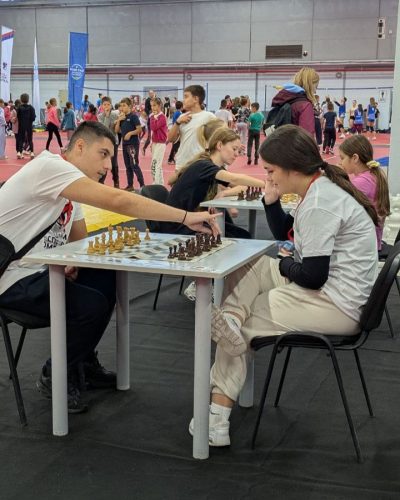 16016877366833431929